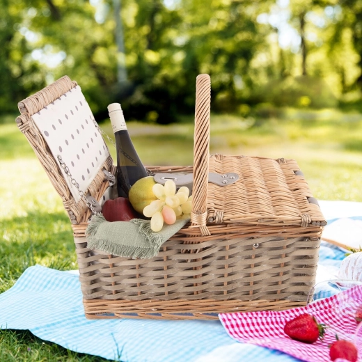 Comfortable carrying for trips and picnics