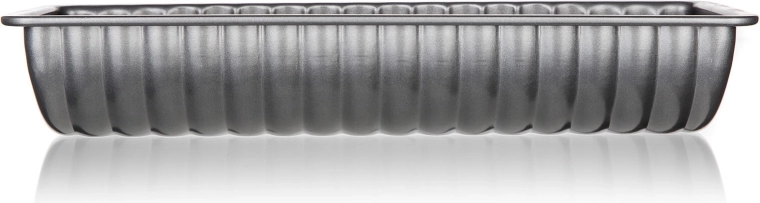 Even baking thanks to carbon steel