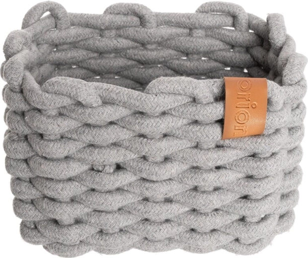 Minimalist SKANDI look in grey