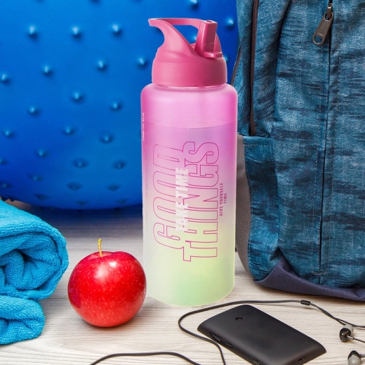 1 liter capacity for all-day hydration