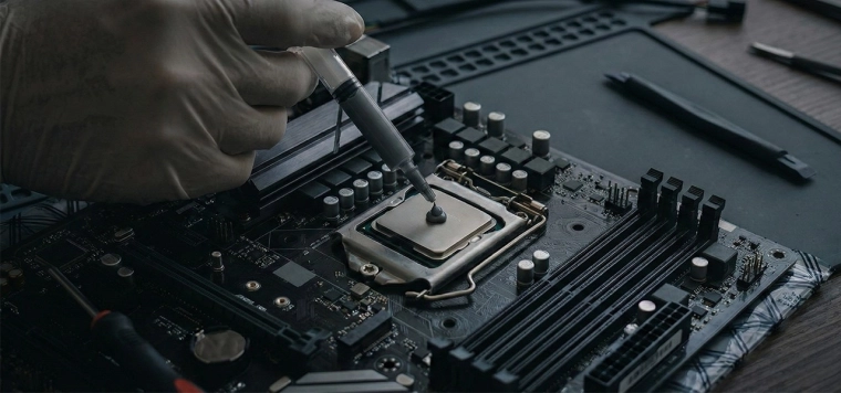 Thermal paste included and precise application for maximum contact