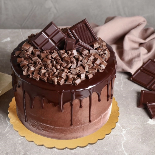 Professional dessert presentation