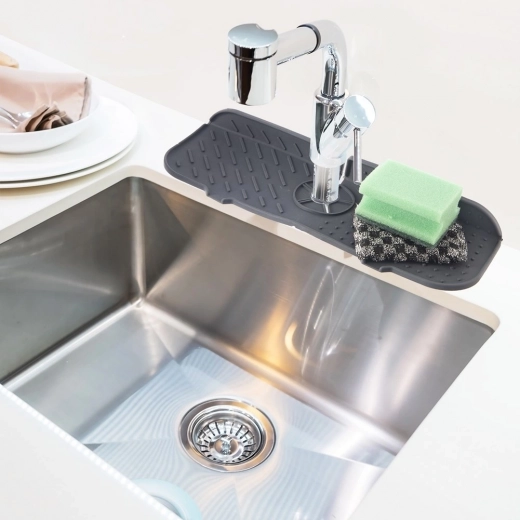 Чиста и суха зона около батерията