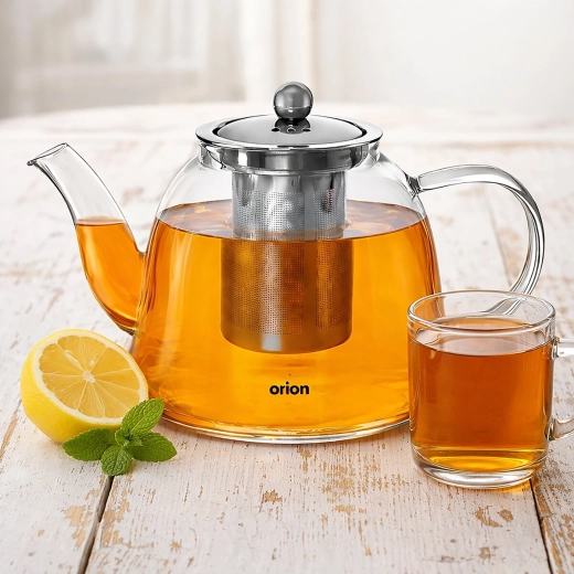 Large 1.6 L capacity for family and guests
