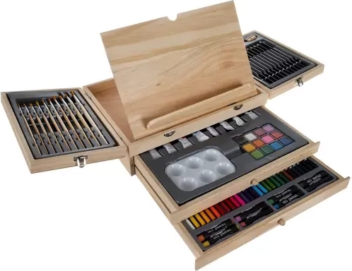 83 pieces for painting and drawing in one case