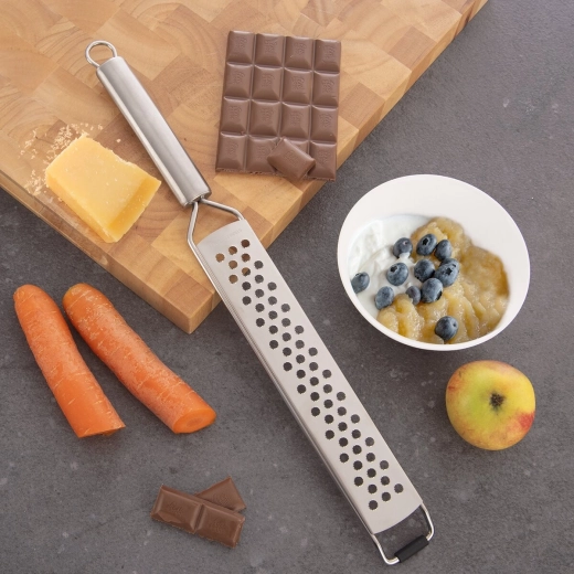 Comfortable grip thanks to the handle