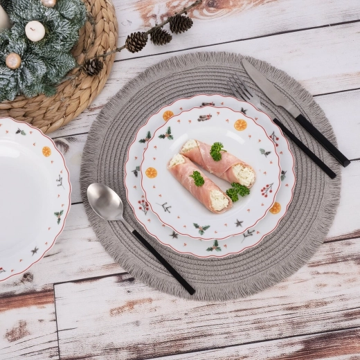 Sectioned design for clear serving