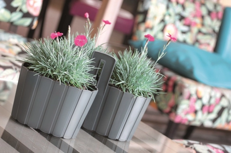 Design with a wooden slat effect