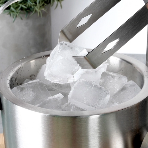 Hygienic serrated tongs included