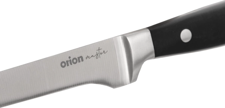 Stainless-steel blade for a precise, clean cut