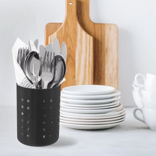 Neat organization and quick access to cutlery