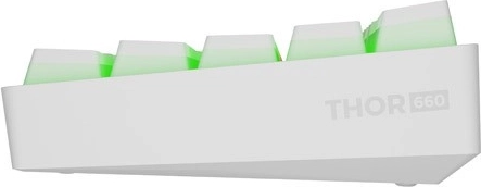 Качествена механика: Gateron, смазани стабилизатори и PBT keycap-и