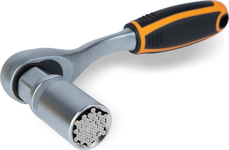 Universal adaptive socket