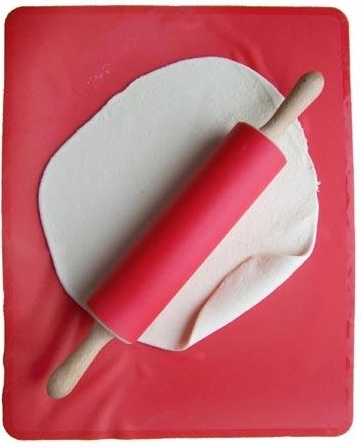 Two-handled rolling pin with silicone sleeve