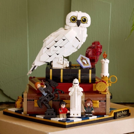 Micro-models and collectible details
