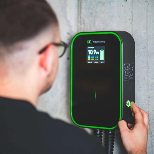 Power up to 22 kW for fast AC charging