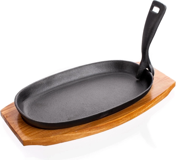 GRADA Oval Cast Iron Pan 23 × 14 cm with Wooden Board