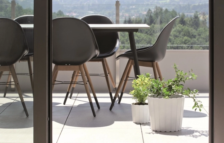 Elegant slatted design