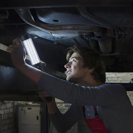 Reliable light for working on vehicles