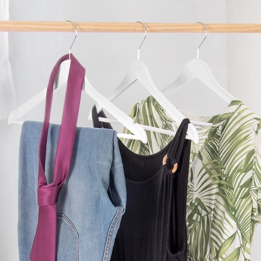 Swivel metal hook for easy hanging