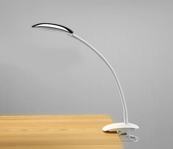 2-in-1 mounting: clip and base