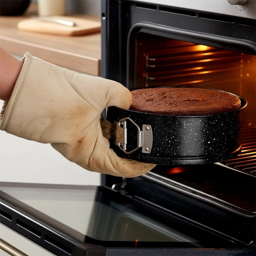 Reliable baking up to 230 °C