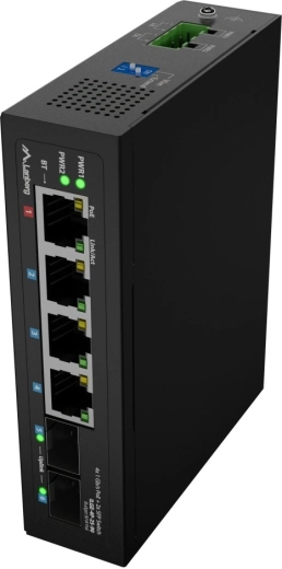 2× SFP uplink for longer runs and network segmentation