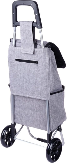 Practical pockets for everything you need
