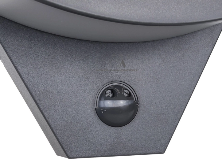 PIR sensor for smart and safe lighting