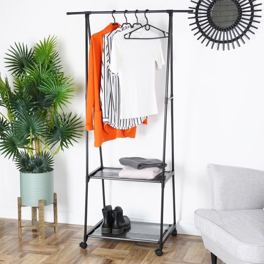 Два практични долни рафта