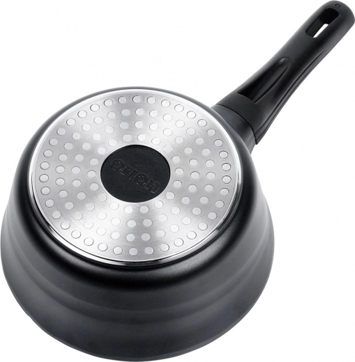 Съвместима с всички котлони, включително индукция