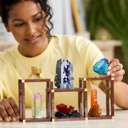 Modular stands and endless arrangements