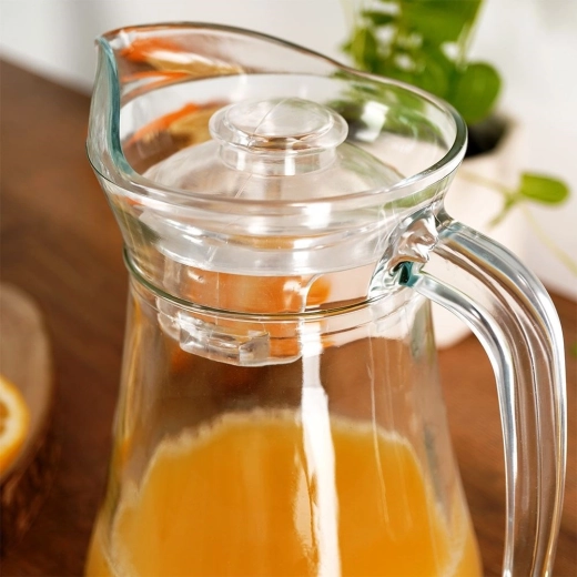 Капакът предпазва напитката