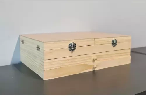 Practical wooden case with 2 drawers