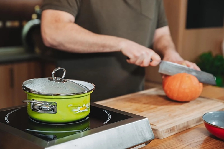 Induction‑compatible and dishwasher‑safe