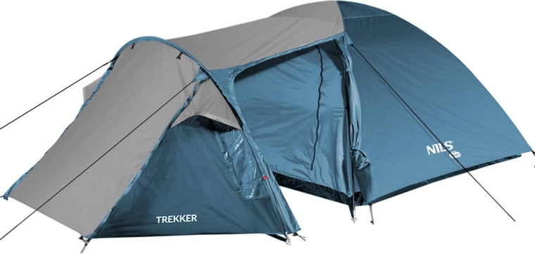 Spacious vestibule for your gear