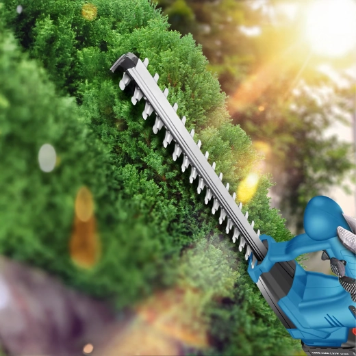 Double-action blade for clean, fast cuts