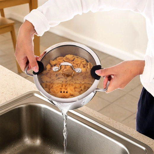 Smart lid with pour spout and silicone