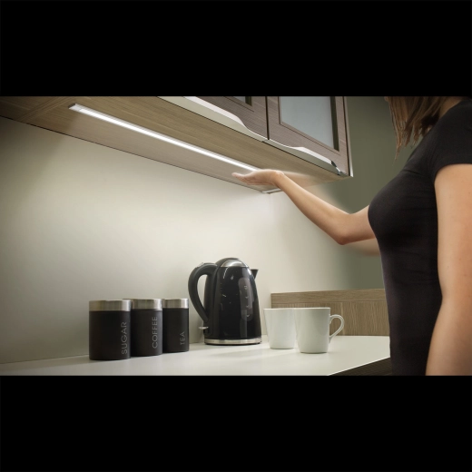 Touch-free sensor control
