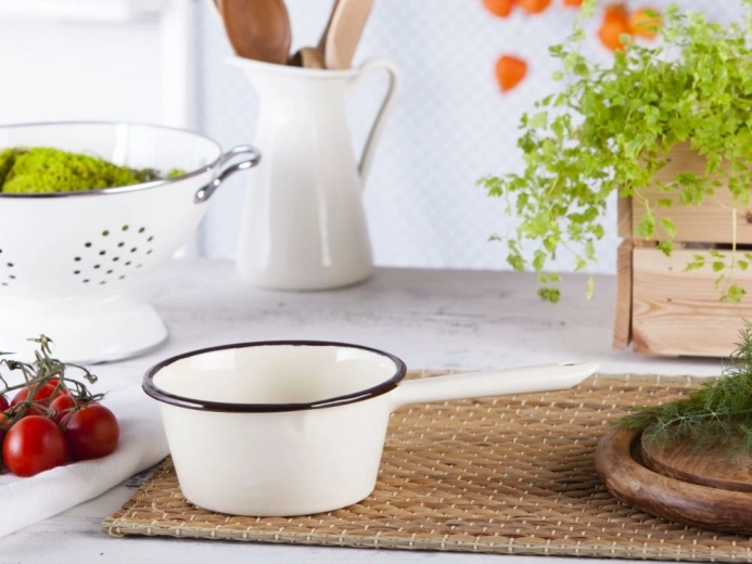 Compact saucepan for everyday cooking