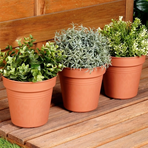 Suitable for indoor and outdoor use all year
