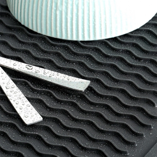 Non-slip and gentle surface