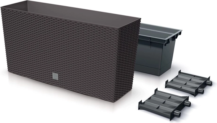 Insert for easy planting and maintenance