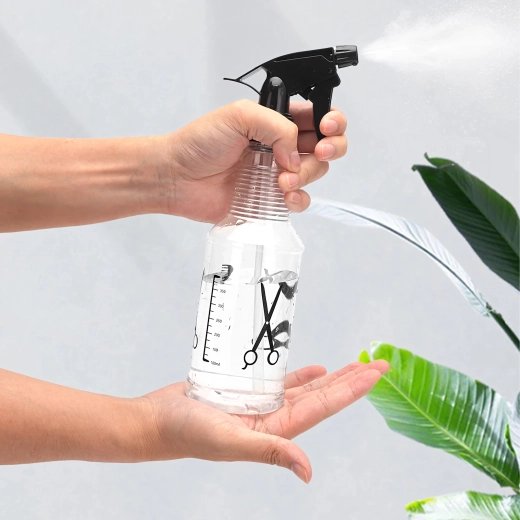 Прозрачен съд с разграфяване за контрол на нивото