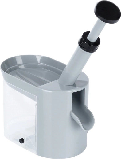 Durable stainless blade and easy maintenance