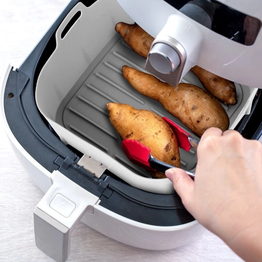 BPA-free safe silicone and easy handling