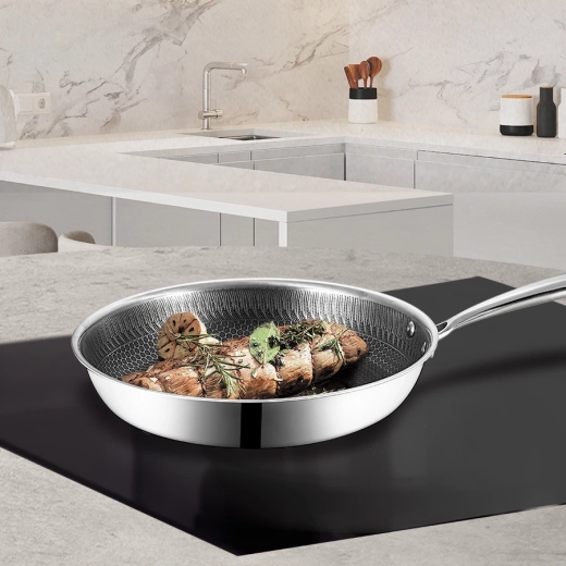 За индукция и за фурна до 260 °C
