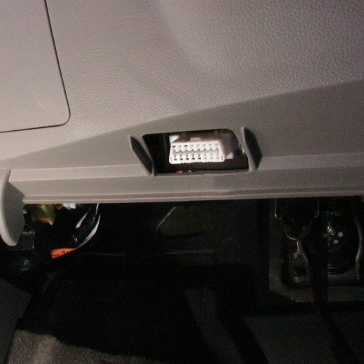Лесно свързване към OBD2 гнездото