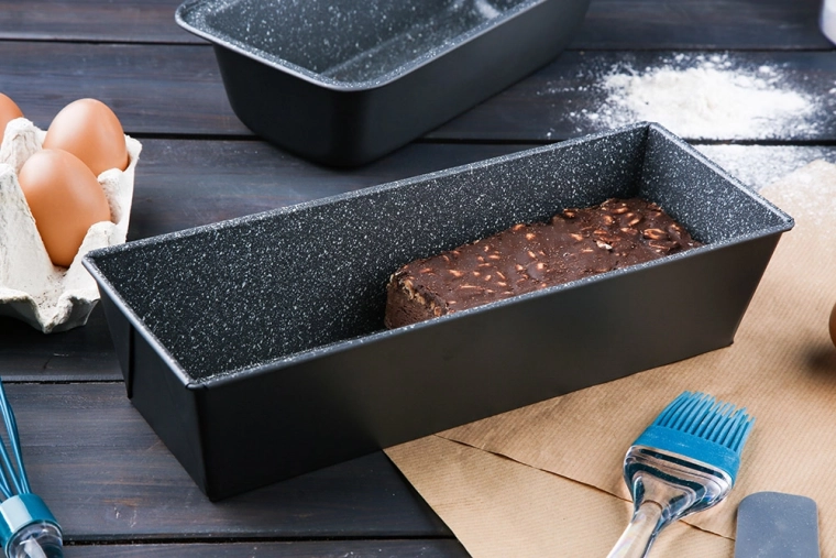 Non-stick surface for easy release