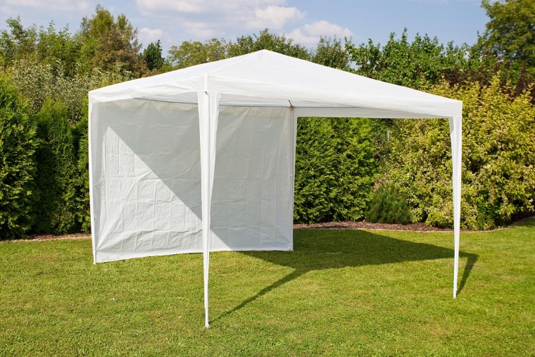 Quick installation for 3 × 3 m gazebos